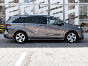 Минивэн Toyota Sienna 2021 года, 3999000 рублей, Ставрополь