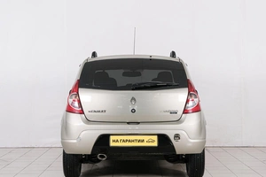 Хетчбэк Renault Sandero 2012 года, 689000 рублей, Красноярск
