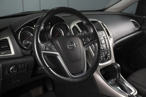 Хетчбэк Opel Astra 2011 года, 499000 рублей, Омск