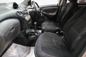 Хетчбэк Toyota Vitz 2003 года, 349000 рублей, Новокузнецк