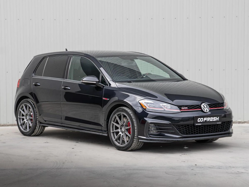 Хетчбэк Volkswagen Golf GTI 2019 года, 3140000 рублей, Краснодар