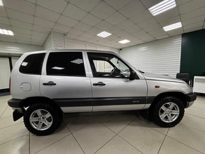 Внедорожник Chevrolet Niva 2005 года, 349000 рублей, Ачинск
