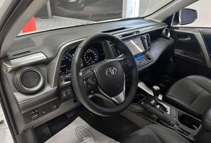 Внедорожник Toyota RAV4 2017 года, 2657000 рублей, Красноярск