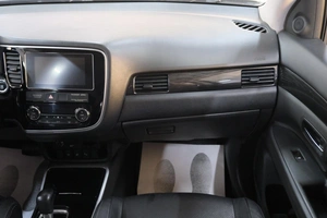 Внедорожник Mitsubishi Outlander 2018 года, 3249000 рублей, Омск