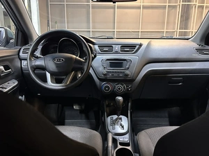 Седан Kia Rio 2012 года, 847000 рублей, Красноярск