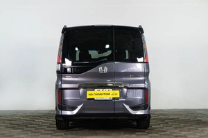Минивэн Honda Stepwgn Spada 2019 года, 2499000 рублей, Сургут