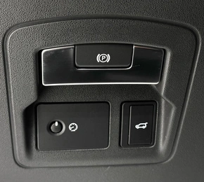 Внедорожник Land Rover Range Rover Velar 2017 года, 3867000 рублей, Красноярск