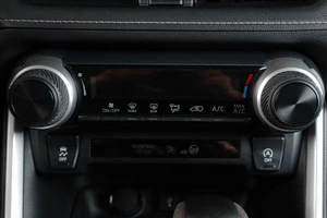 Внедорожник Toyota RAV4 2021 года, 3169000 рублей, Тюмень