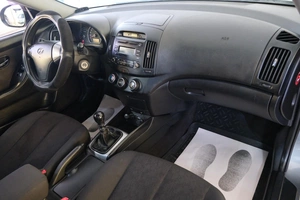 Седан Hyundai Elantra 2010 года, 759000 рублей, Омск