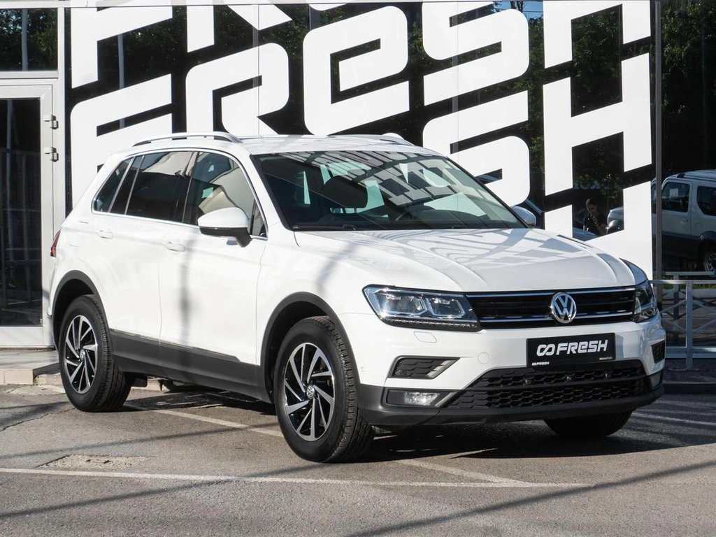 Внедорожник Volkswagen Tiguan 2018 года, 2392000 рублей, Волгоград