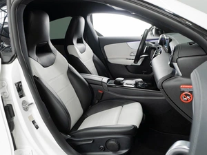 Седан Mercedes-benz CLA-класс 2021 года, 2555000 рублей, Тюмень
