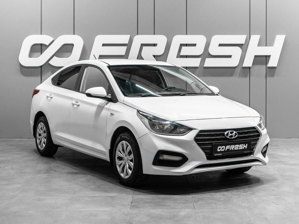 Седан Hyundai Solaris 2017 года, 1349000 рублей, Тюмень
