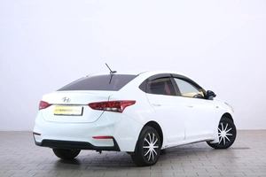 Седан Hyundai Solaris 2017 года, 839000 рублей, Омск