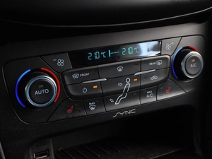 Хетчбэк Ford Focus 2015 года, 986000 рублей, Воронеж