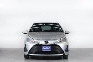 Хетчбэк Toyota Vitz 2018 года, 1199000 рублей, Новосибирск