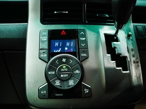 Минивэн Toyota Noah 2008 года, 1150000 рублей, Красноярск