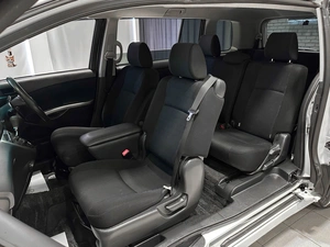 Минивэн Toyota Isis 2014 года, 1290000 рублей, Красноярск