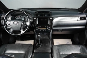 Седан Toyota Camry 2014 года, 1879000 рублей, Тюмень