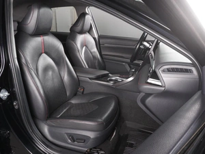 Седан Toyota Camry 2021 года, 3410000 рублей, Красный Пахарь