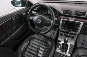 Седан Volkswagen Passat 2012 года, 1259000 рублей, Красноярск