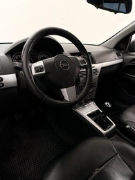 Универсал Opel Astra 2011 года, 690000 рублей, Орёл