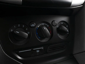 Хетчбэк Ford Focus 2011 года, 610000 рублей, Омск