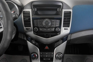 Седан Chevrolet Cruze 2012 года, 729000 рублей, Кемерово