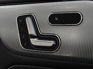 Хетчбэк Mercedes-benz B-класс 2019 года, 2359000 рублей, Тюмень