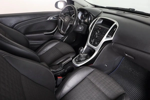 Хетчбэк Opel Astra GTC 2012 года, 689000 рублей, Пермь