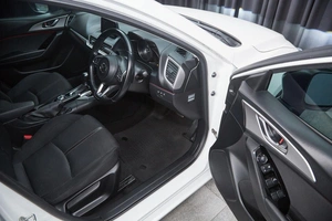 Седан Mazda Axela 2018 года, 1197000 рублей, Красноярск