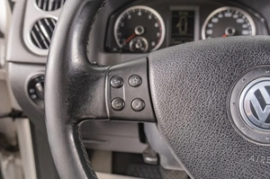 Внедорожник Volkswagen Tiguan 2010 года, 1179000 рублей, Томск