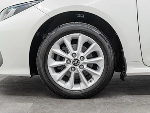 Седан Toyota Corolla 2019 года, 2000000 рублей, Красноярск