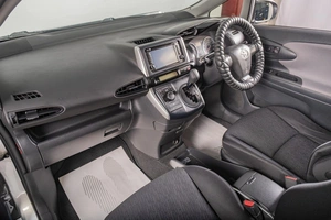 Минивэн Toyota Wish 2010 года, 1249000 рублей, Томск