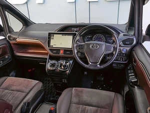 Минивэн Toyota Esquire 2018 года, 2480000 рублей, Краснодар