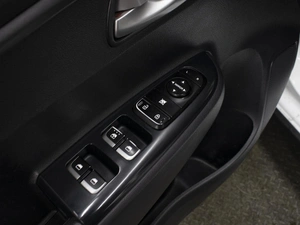 Хетчбэк Kia Rio X-Line 2018 года, 1450000 рублей, Омск