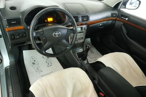 Седан Toyota Avensis 2007 года, 799000 рублей, Омск