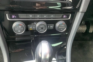 Хетчбэк Volkswagen Golf 2013 года, 1360000 рублей, Солонцы