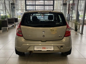 Хэтчбек Renault Sandero 2011 года, 485000 рублей, Орёл