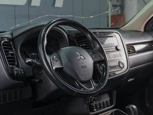 Внедорожник Mitsubishi Outlander 2019 года, 1749000 рублей, Сургут