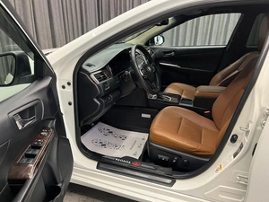 Седан Toyota Camry 2017 года, 1799000 рублей, Красноярск
