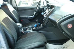 Хетчбэк Ford Focus 2012 года, 709000 рублей, Омск