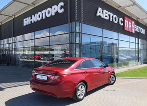 Седан Hyundai Sonata 2012 года, 950000 рублей, Мирное