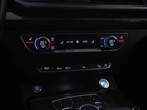 Внедорожник Audi Q5 2017 года, 2577977 рублей, Москва