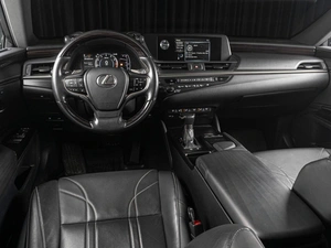 Седан Lexus ES 2019 года, 3649000 рублей, Тюмень