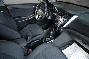 Седан Hyundai Solaris 2013 года, 799000 рублей, Тюмень