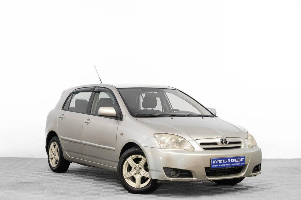 Хетчбэк Toyota Corolla 2005 года, 829000 рублей, Барнаул