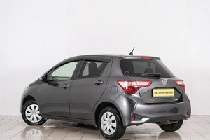 Хетчбэк Toyota Vitz 2019 года, 969000 рублей, Красноярск