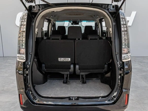 Минивэн Toyota Voxy 2017 года, 1750000 рублей, Краснодар