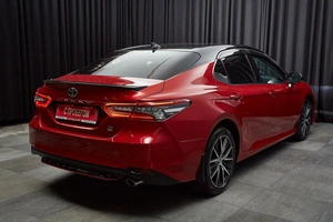 Седан Toyota Camry 2021 года, 2699000 рублей, Красноярск