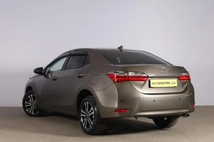 Седан Toyota Corolla 2018 года, 1899000 рублей, Новосибирск